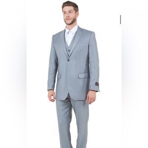Men's Gray Sharkskin 3 piece Suit 42L